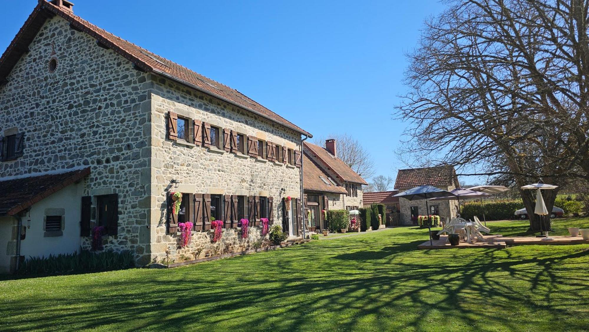 A L'Oree Du Parc Saint-Priest-des-Champs ภายนอก รูปภาพ